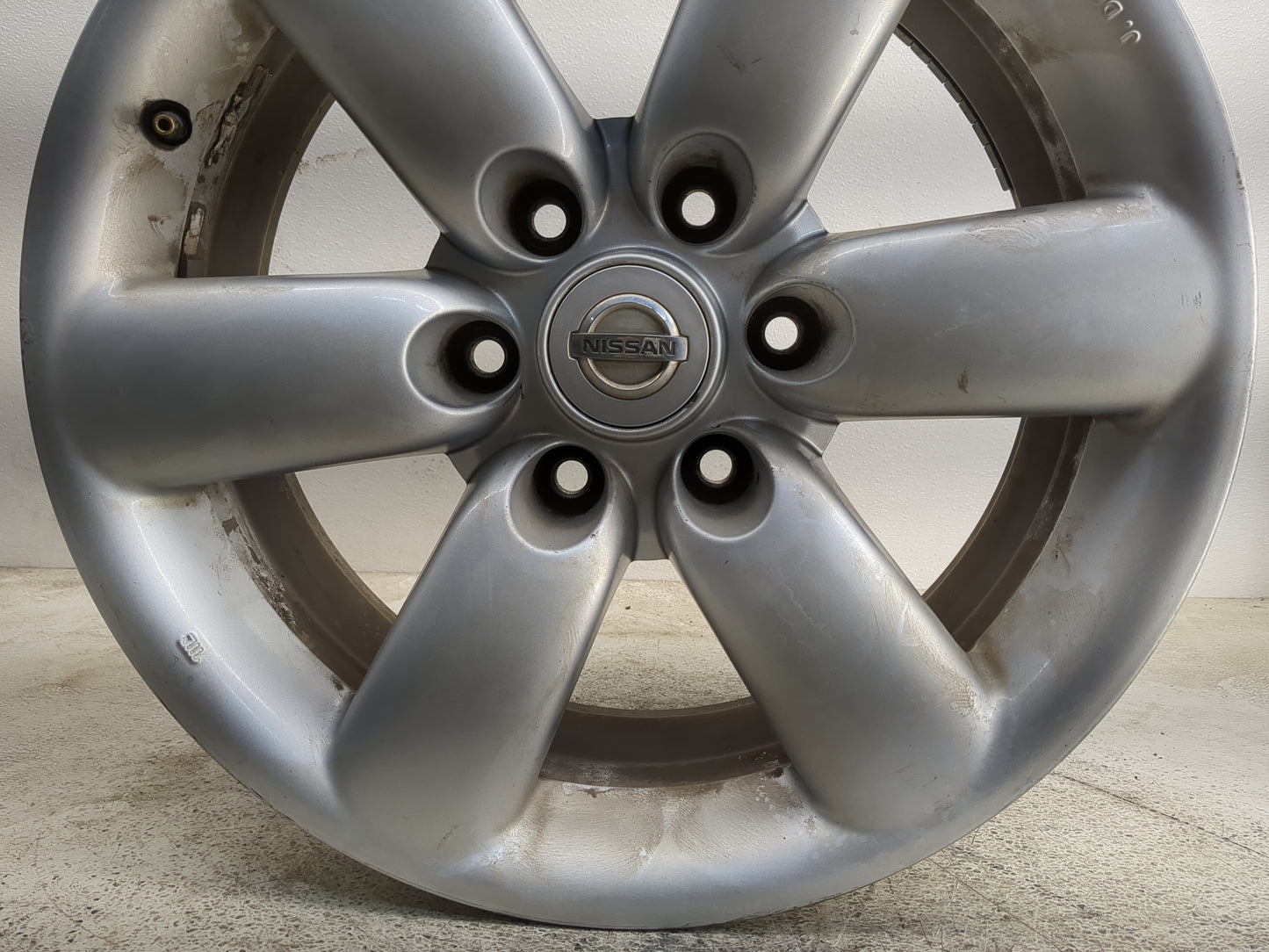 2008-2015 Nissan Armada Oem Wheel Rim 1275271 - Oemusedautoparts1.com
