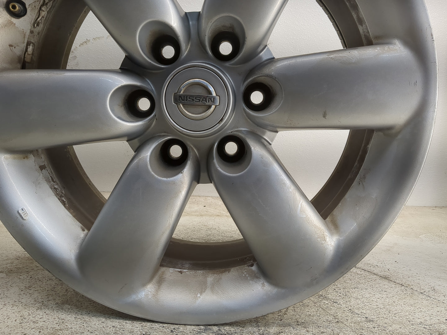 2008-2015 Nissan Armada Oem Wheel Rim 1275271 - Oemusedautoparts1.com