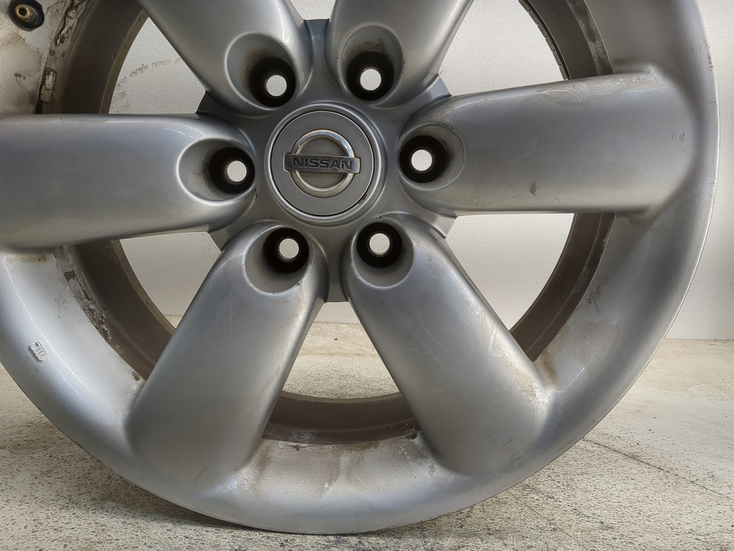 2008-2015 Nissan Armada Oem Wheel Rim 1275271 - Oemusedautoparts1.com