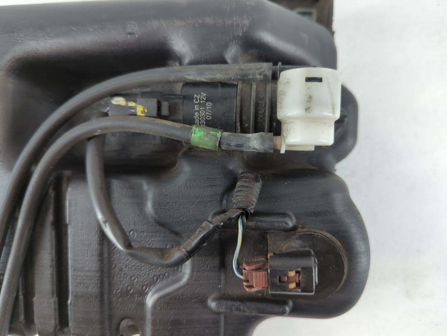 2005-2015 Nissan Armada Windshield Washer Fluid Reservoir Bottle Oem - Oemusedautoparts1.com