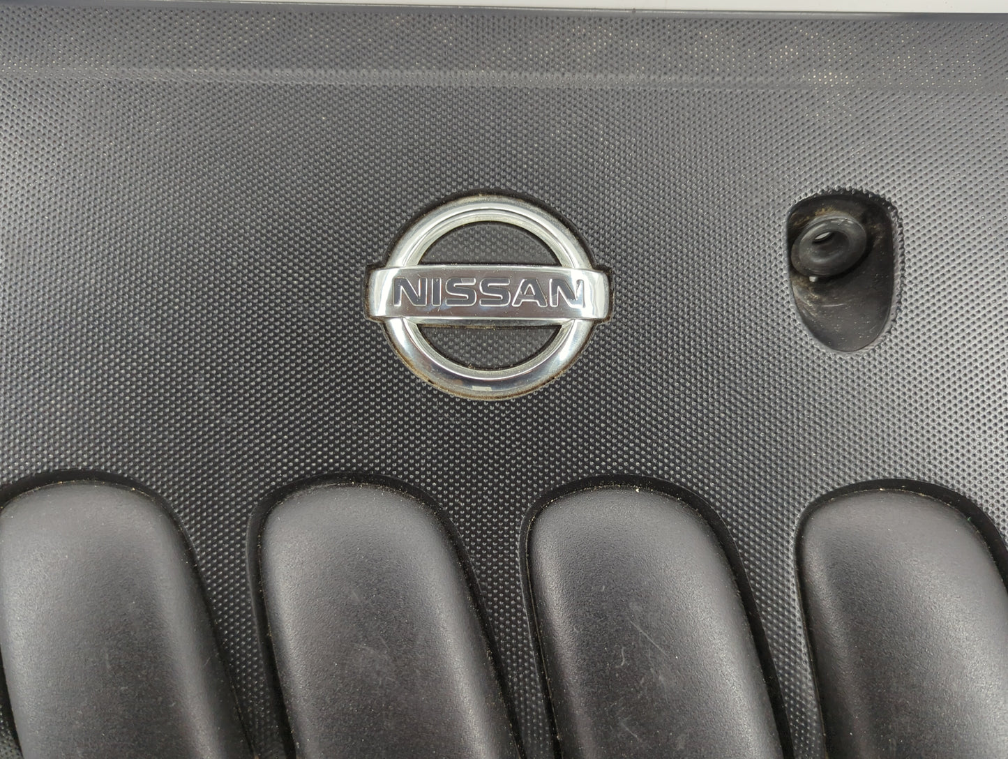 2010 Nissan Cube Engine Cover - Oemusedautoparts1.com