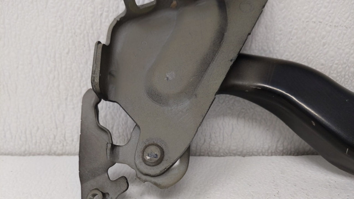 2010 Nissan Maxima Driver Hood Hinge - Oemusedautoparts1.com