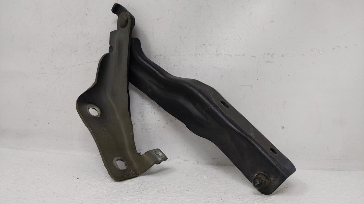 2010 Nissan Maxima Passenger Hood Hinge - Oemusedautoparts1.com