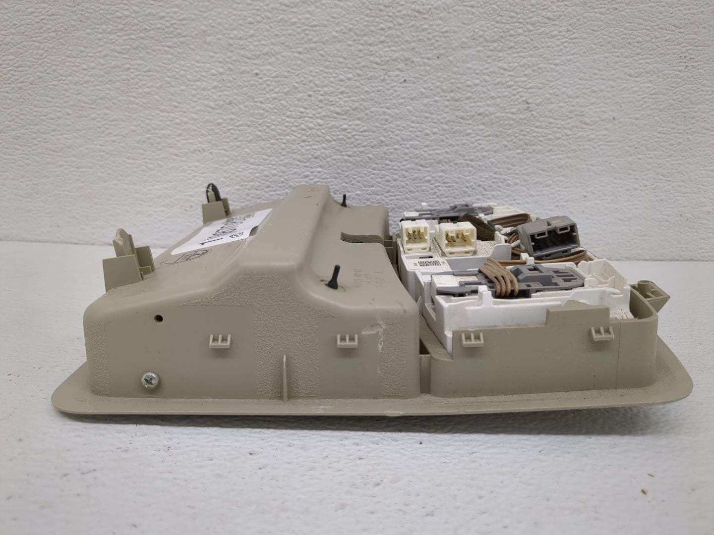 2010 Nissan Maxima Overhead Roof Console - Oemusedautoparts1.com