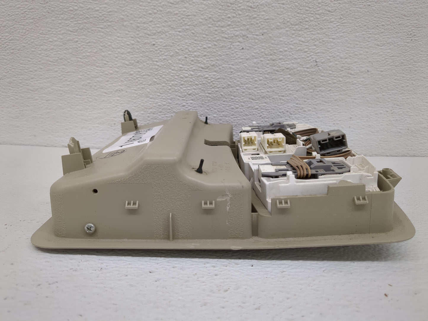 2010 Nissan Maxima Overhead Roof Console - Oemusedautoparts1.com