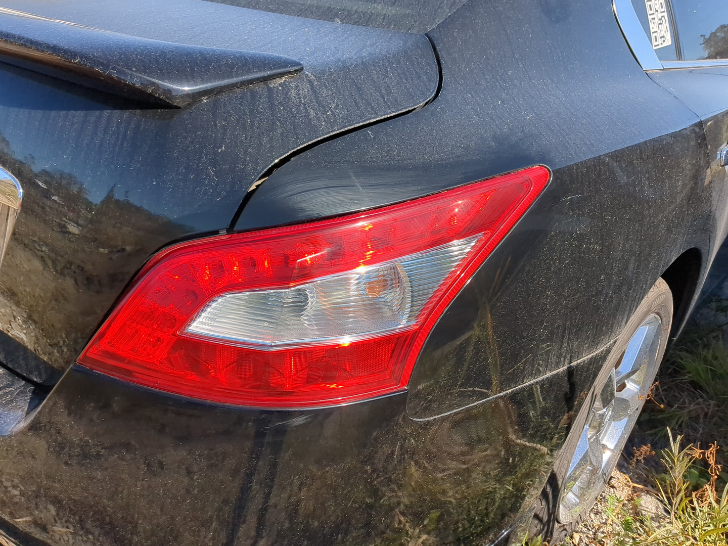 2009-2011 Nissan Maxima Tail Light Assembly Passenger Right OEM Fits Fits 2009 2010 2011 OEM Used Auto Parts - Oemusedautopa