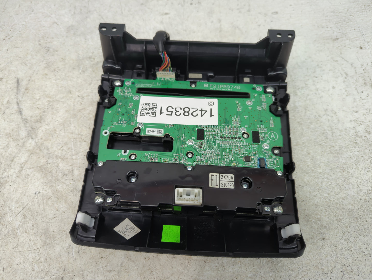 2010-2011 Nissan Maxima Radio AM FM Cd Player Receiver Replacement P/N:ZX70A-210420 Fits Fits 2010 2011 OEM Used Auto Parts 