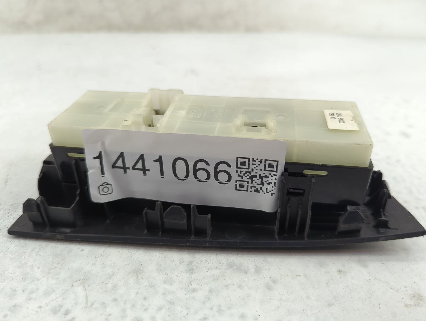 2009-2011 Nissan Maxima Master Power Window Switch Replacement Driver Side Left P/N:25401 9N00D Fits Fits 2009 2010 2011 OEM