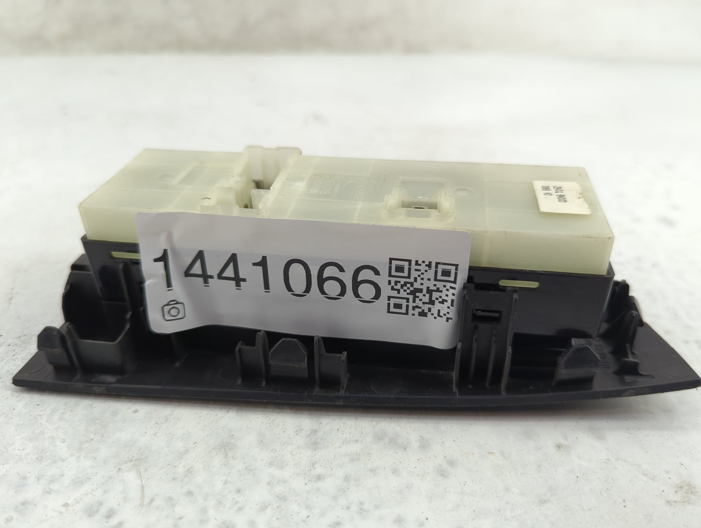 2009-2011 Nissan Maxima Master Power Window Switch Replacement Driver Side Left P/N:25401 9N00D Fits Fits 2009 2010 2011 OEM