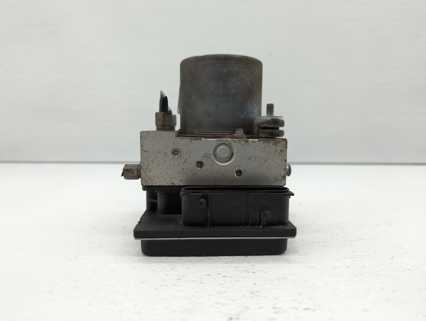 2009-2010 Nissan Maxima ABS Pump Control Module Replacement P/N:476609N00C 47660 9N00C Fits Fits 2009 2010 OEM Used Auto Par