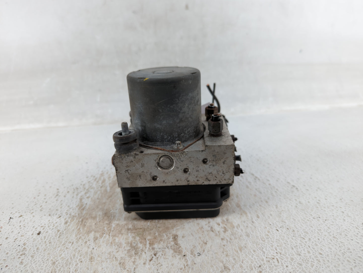 2009-2010 Nissan Maxima ABS Pump Control Module Replacement P/N:47060-9N00C Fits Fits 2009 2010 OEM Used Auto Parts - Oemuse