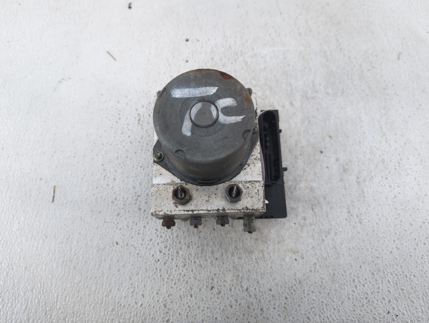 2009-2010 Nissan Maxima ABS Pump Control Module Replacement P/N:47060-9N00C Fits Fits 2009 2010 OEM Used Auto Parts - Oemuse