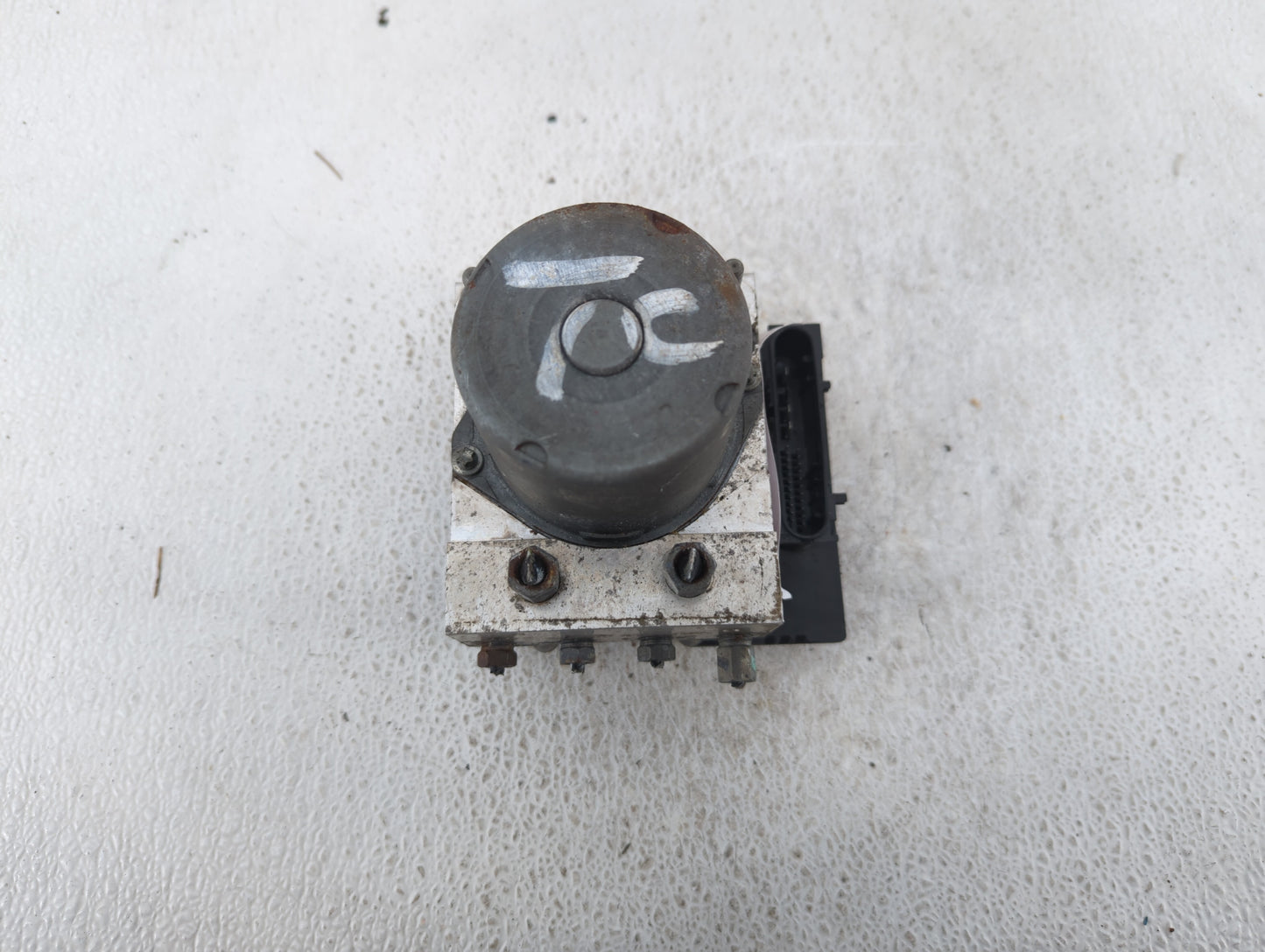 2009-2010 Nissan Maxima ABS Pump Control Module Replacement P/N:47060-9N00C Fits Fits 2009 2010 OEM Used Auto Parts - Oemuse