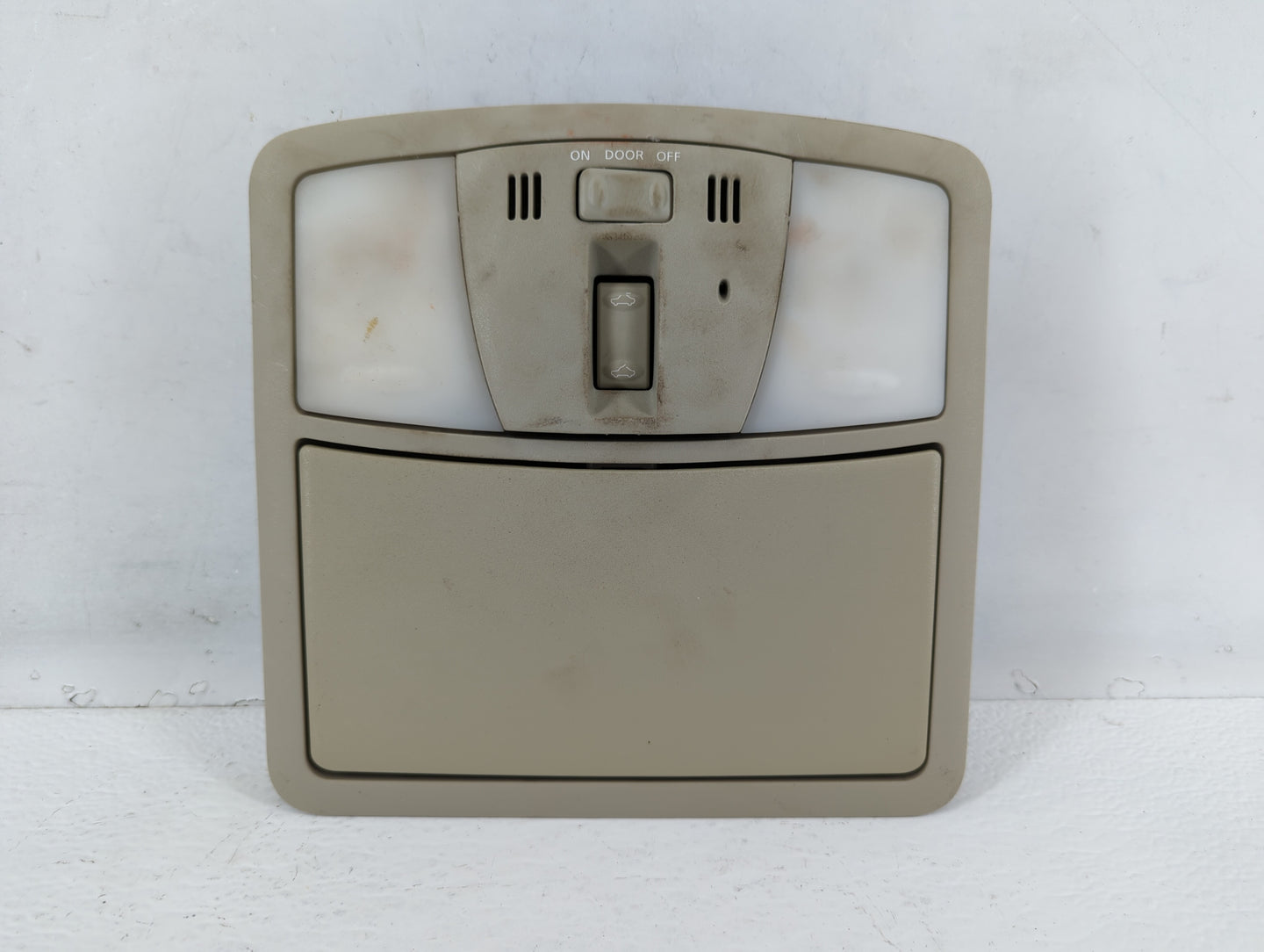 2010 Nissan Maxima Overhead Roof Console - Oemusedautoparts1.com