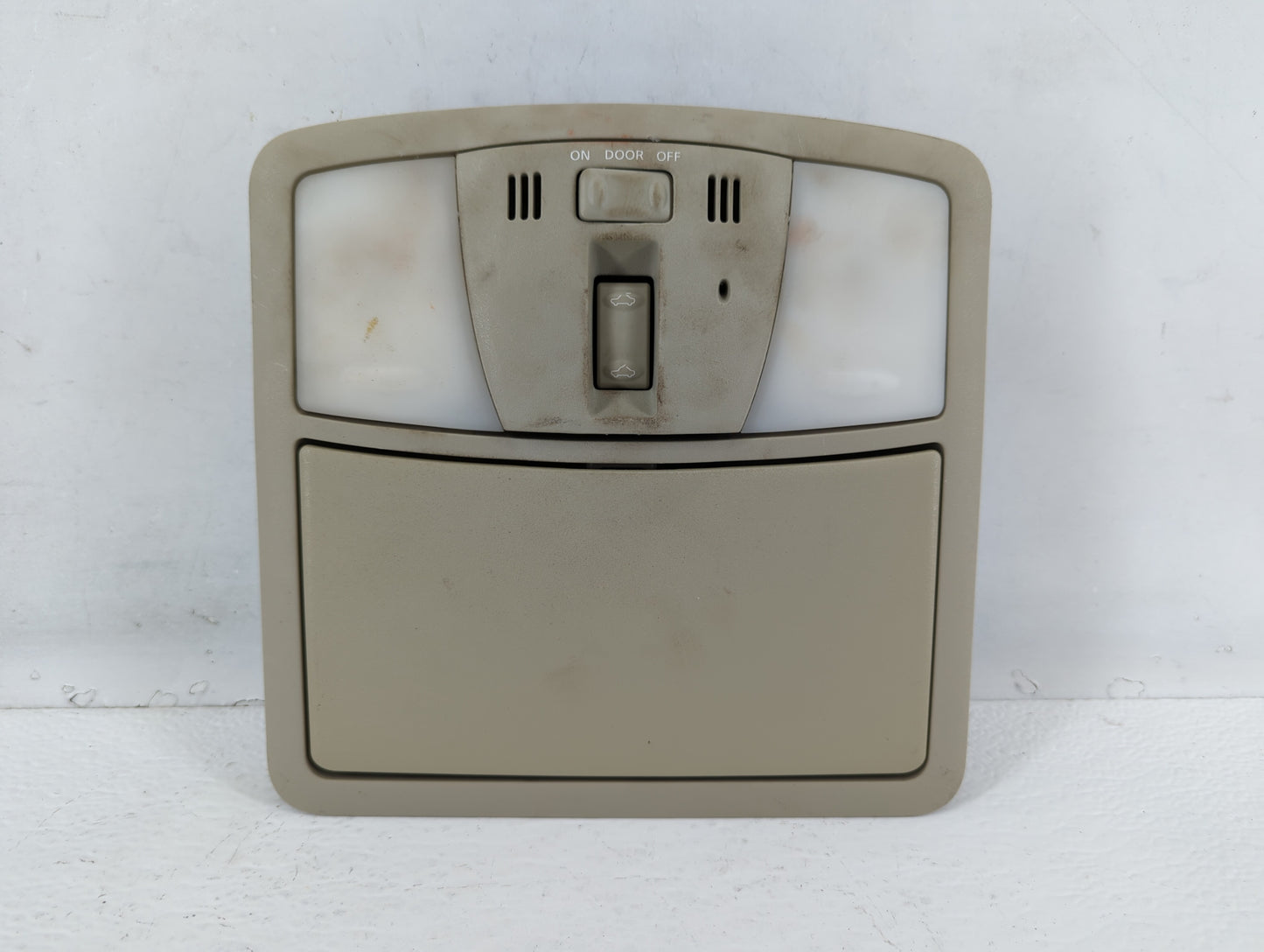 2010 Nissan Maxima Overhead Roof Console - Oemusedautoparts1.com