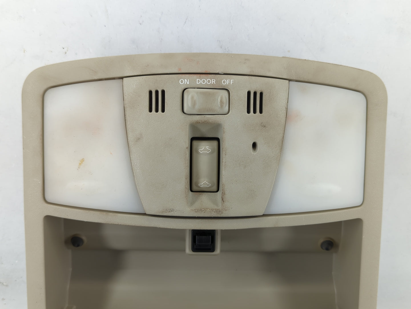 2010 Nissan Maxima Overhead Roof Console - Oemusedautoparts1.com