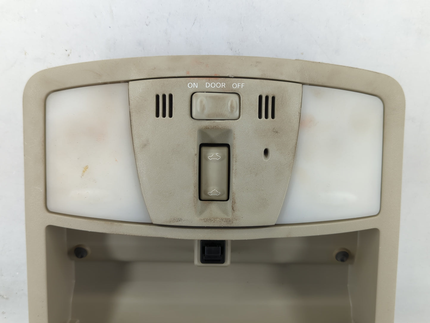 2010 Nissan Maxima Overhead Roof Console - Oemusedautoparts1.com