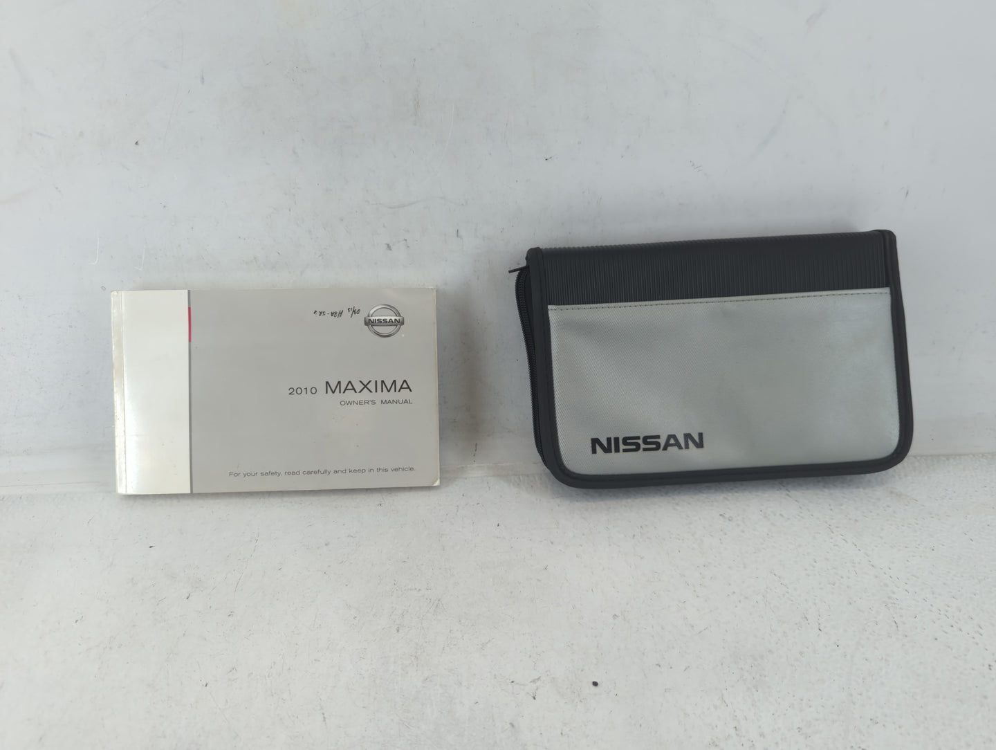 2010 Nissan Maxima Owners Manual Book Guide P/N:OM0E-0A35U0 OEM Used Auto Parts - Oemusedautoparts1.com