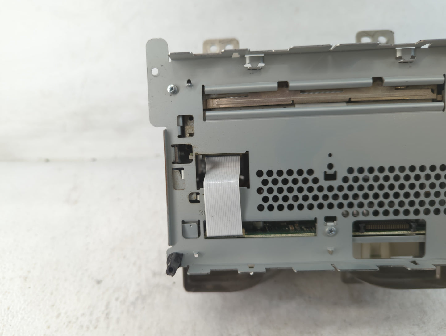 2010 Nissan Maxima Radio AM FM Cd Player Receiver Replacement P/N:28185 9N70B 210450, F 9N00B Fits OEM Used Auto Parts - Oem