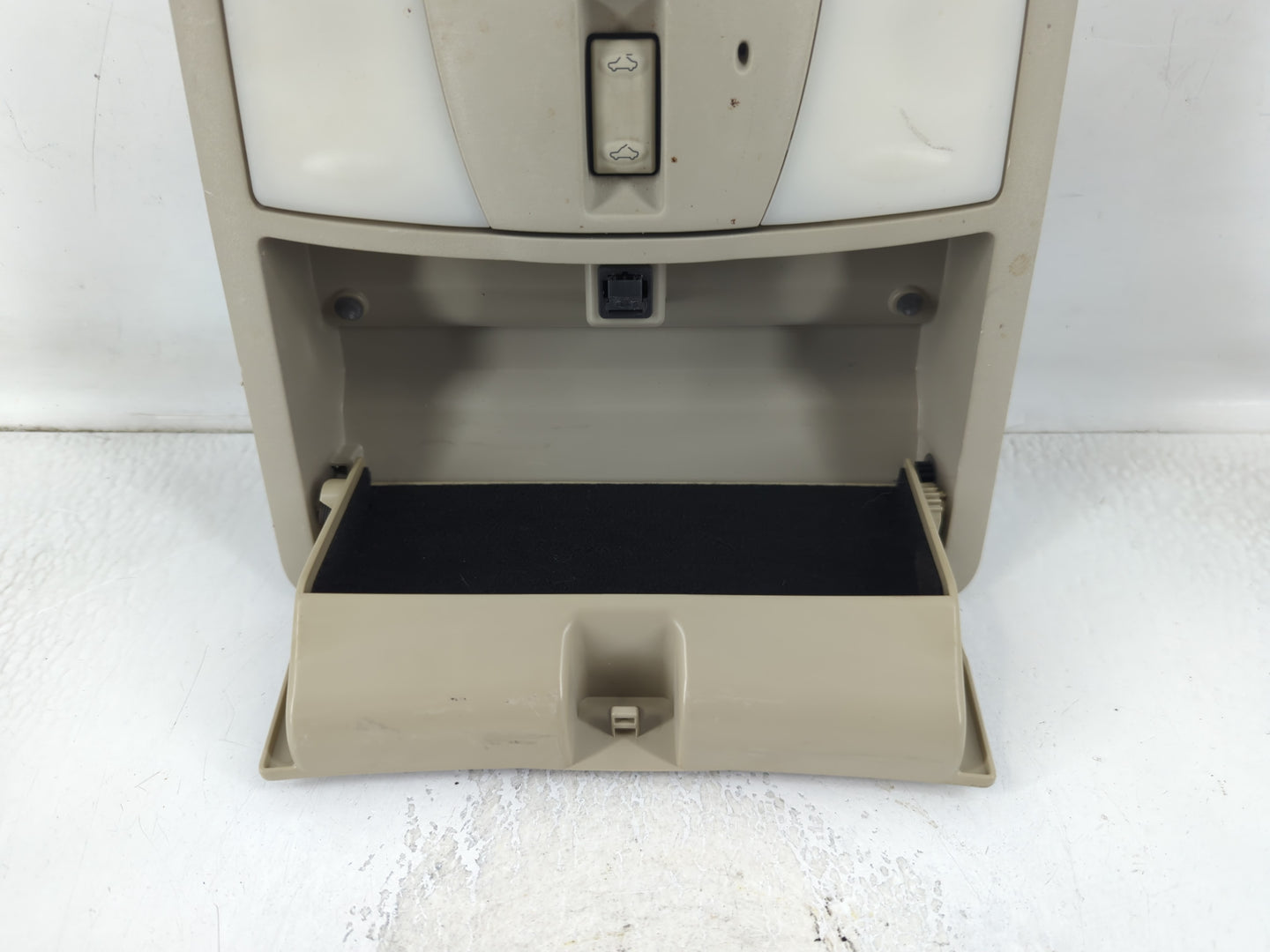 2010 Nissan Maxima Overhead Roof Console - Oemusedautoparts1.com