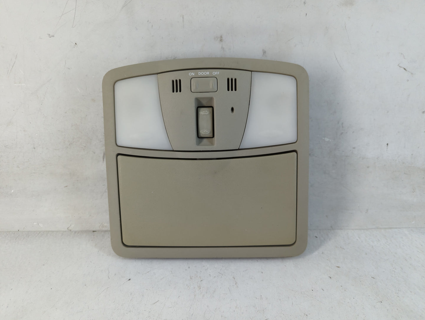 2010 Nissan Maxima Overhead Roof Console - Oemusedautoparts1.com