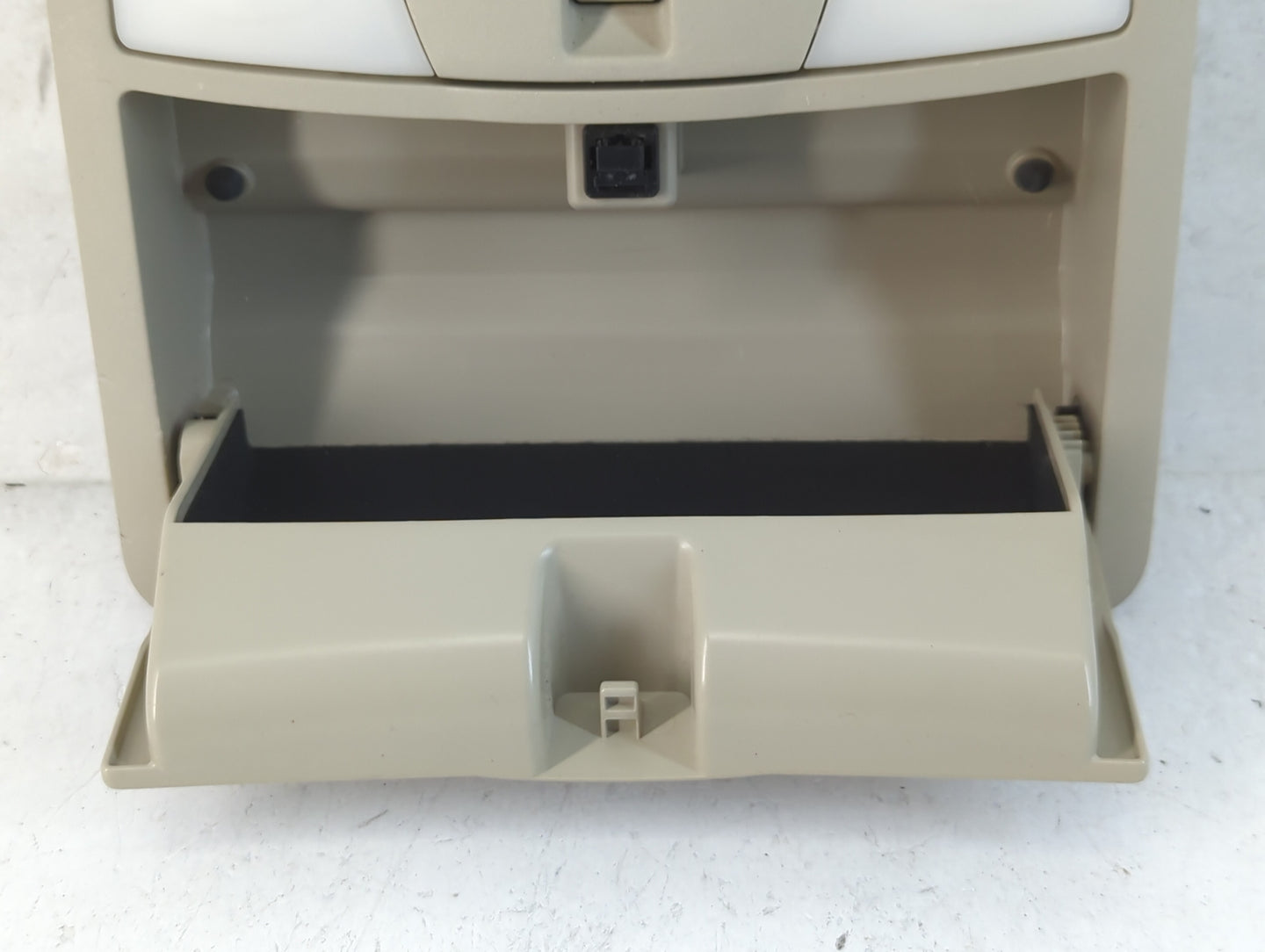 2010 Nissan Maxima Overhead Roof Console - Oemusedautoparts1.com