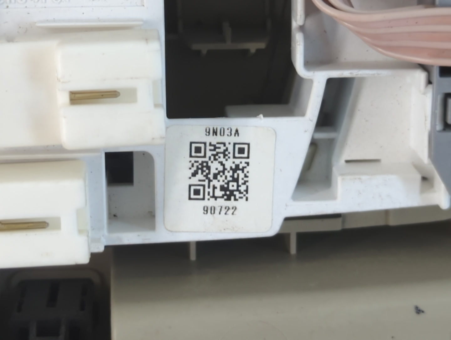 2010 Nissan Maxima Overhead Roof Console - Oemusedautoparts1.com