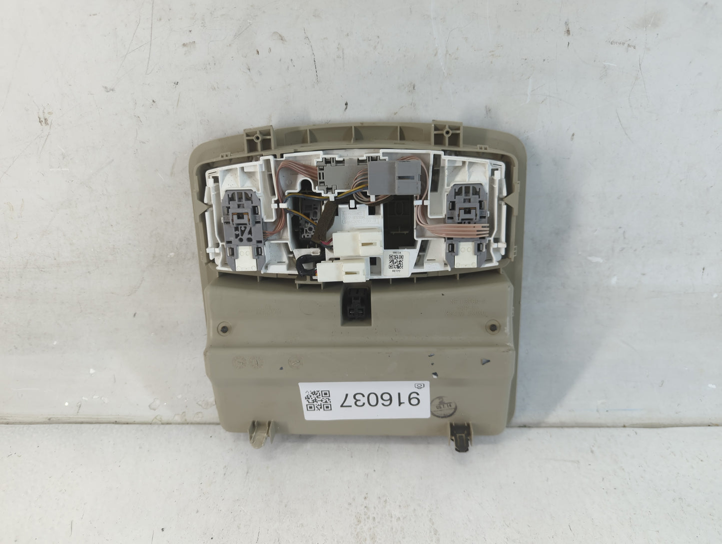 2010 Nissan Maxima Overhead Roof Console - Oemusedautoparts1.com