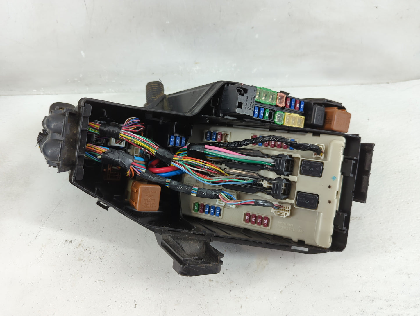2009-2010 Nissan Murano Fusebox Fuse Box Panel Relay Module Fits Fits 2009 2010 OEM Used Auto Parts - Oemusedautoparts1.com