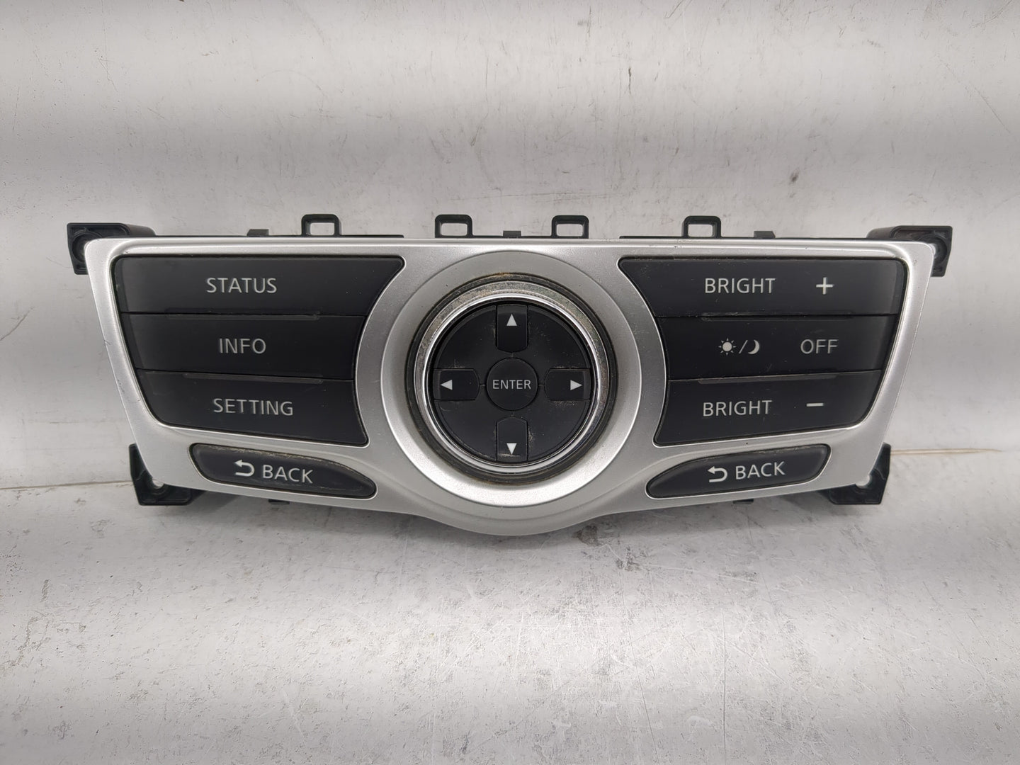 2009-2010 Nissan Murano Radio Control Panel - Oemusedautoparts1.com