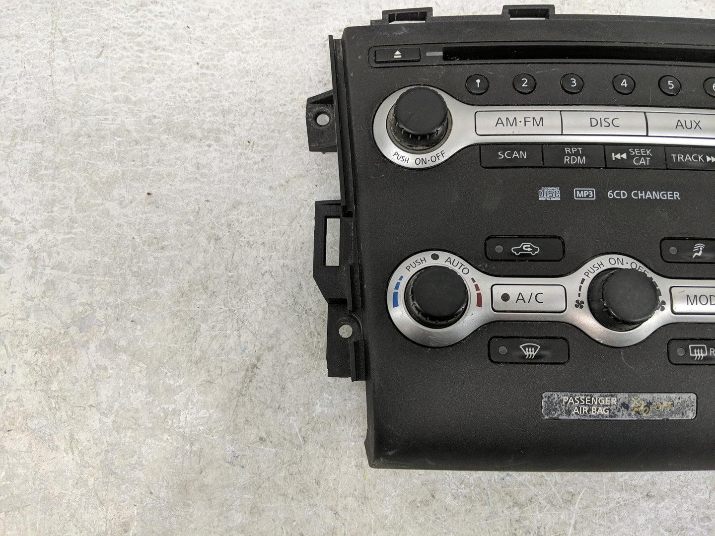 2010-2010 Nissan Murano Radio Control Panel - Oemusedautoparts1.com