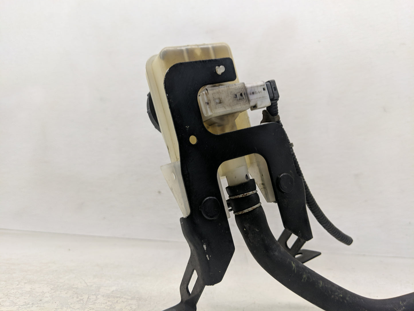 2009-2014 Nissan Murano Brake Master Cylinder 1311462 - Oemusedautoparts1.com