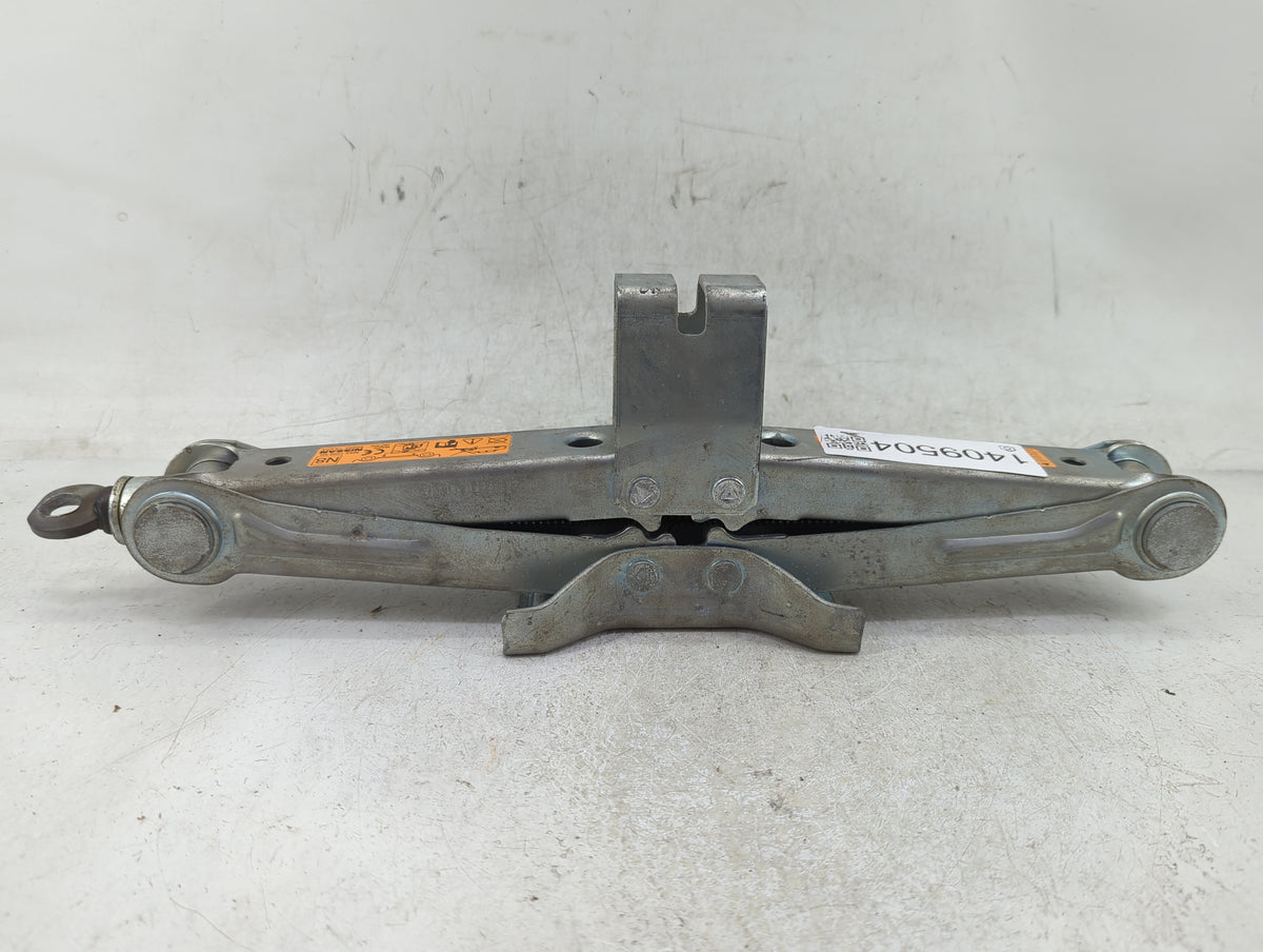 2010 Nissan Murano Spare Scissor Car Jack 1409504 - Oemusedautoparts1.com