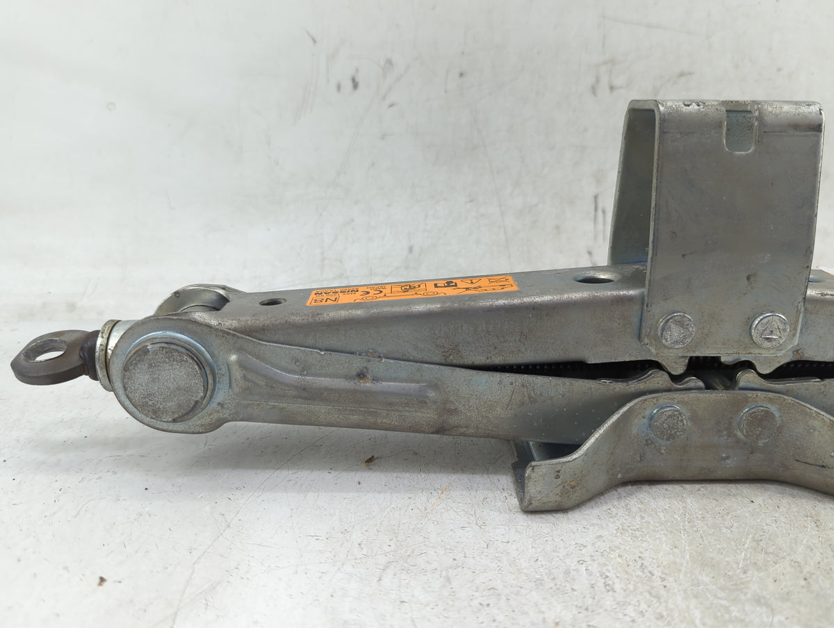 2010 Nissan Murano Spare Scissor Car Jack 1409504 - Oemusedautoparts1.com