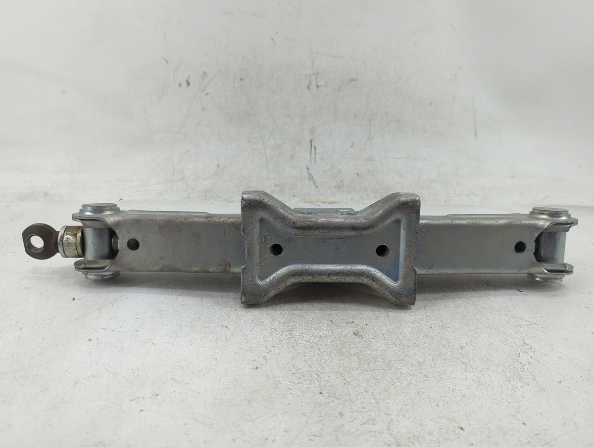 2010 Nissan Murano Spare Scissor Car Jack 1409504 - Oemusedautoparts1.com