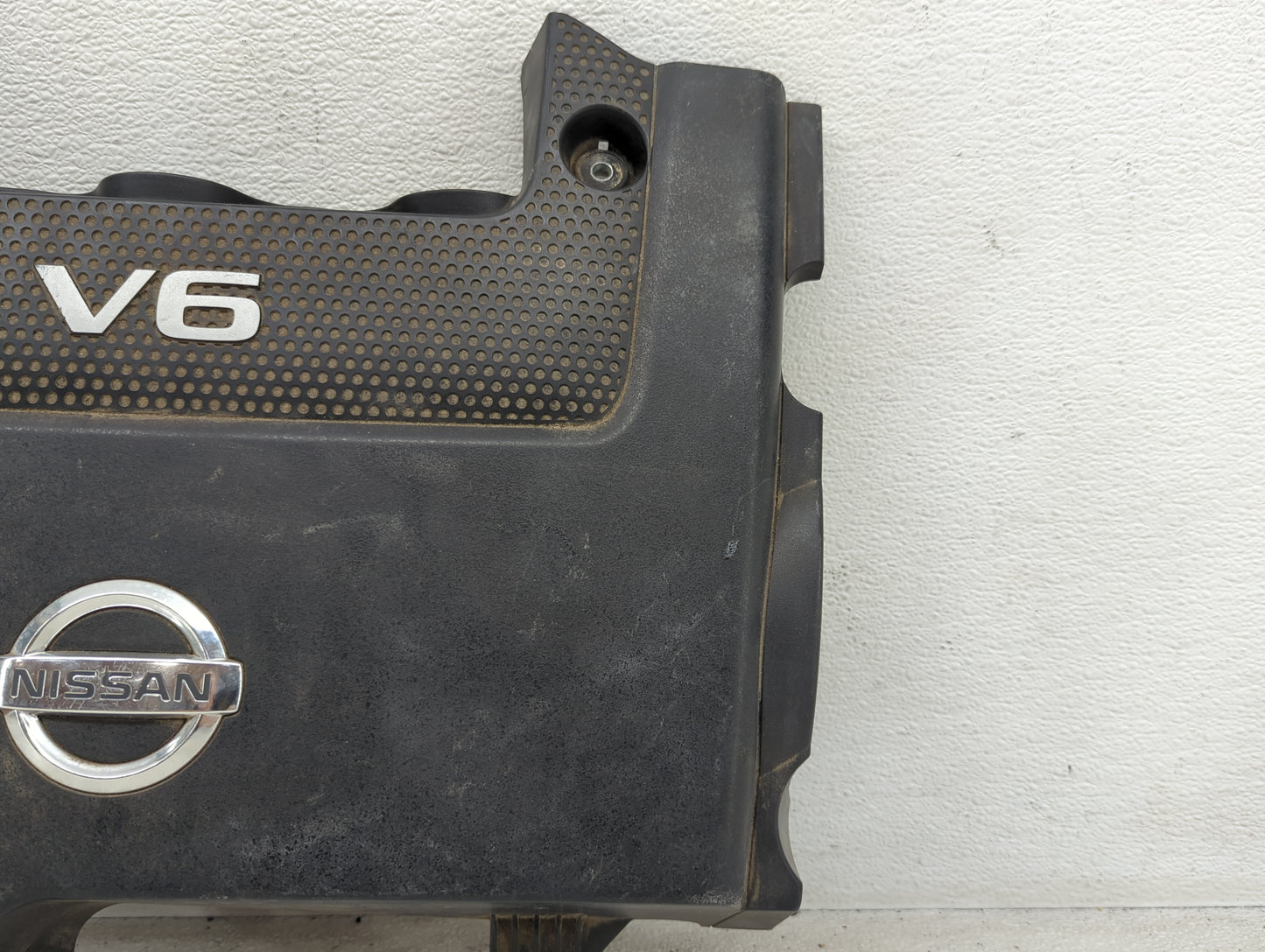 2010 Nissan Murano Engine Cover - Oemusedautoparts1.com