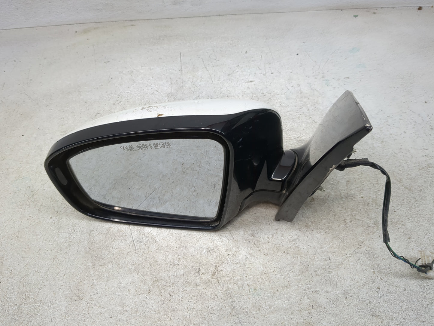 2009-2014 Nissan Murano Driver Side View Mirror - Left Door Mirror OEM Used - Oemusedautoparts1.com