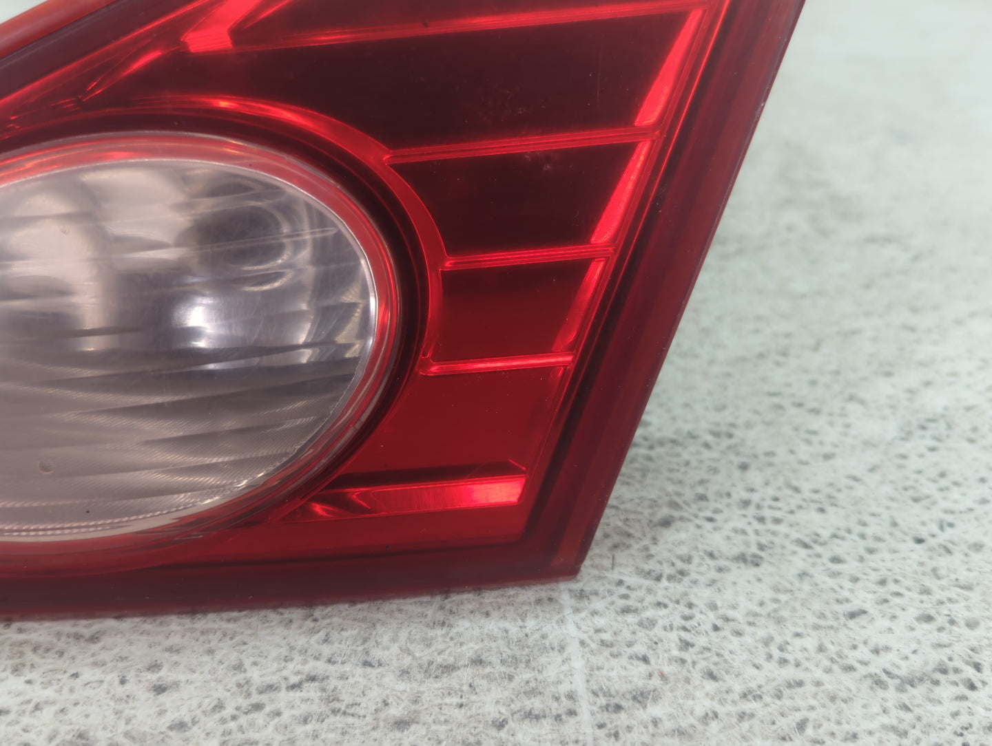 2009-2010 Nissan Murano Tail Light Assembly Passenger Right OEM P/N:E423266 Fits Fits 2009 2010 OEM Used Auto Parts - Oemuse