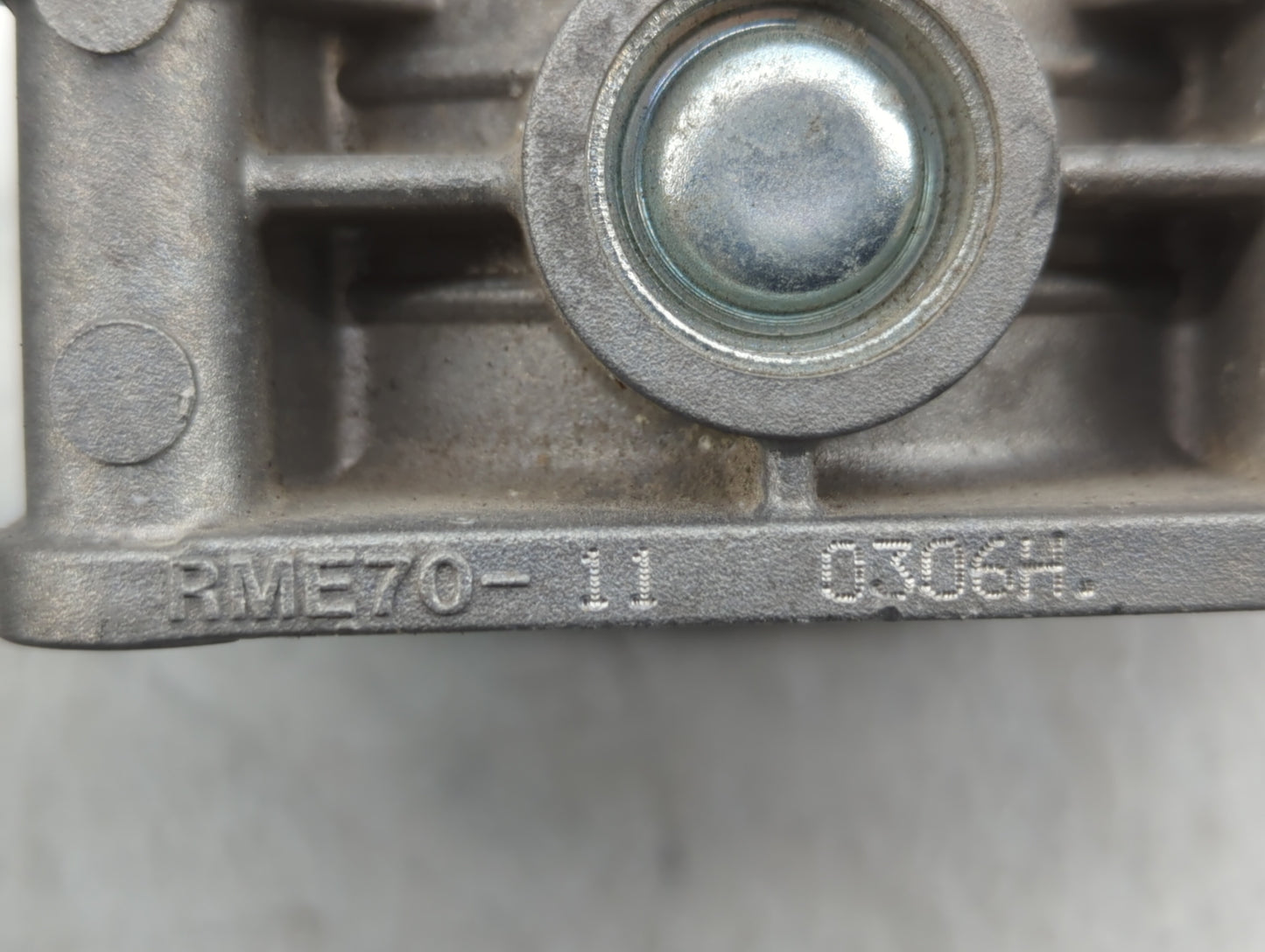2009-2014 Nissan Murano Throttle Body P/N:RME70-11 Fits Fits 2007 2008 2009 2010 2011 2012 2013 2014 OEM Used Auto Parts - O