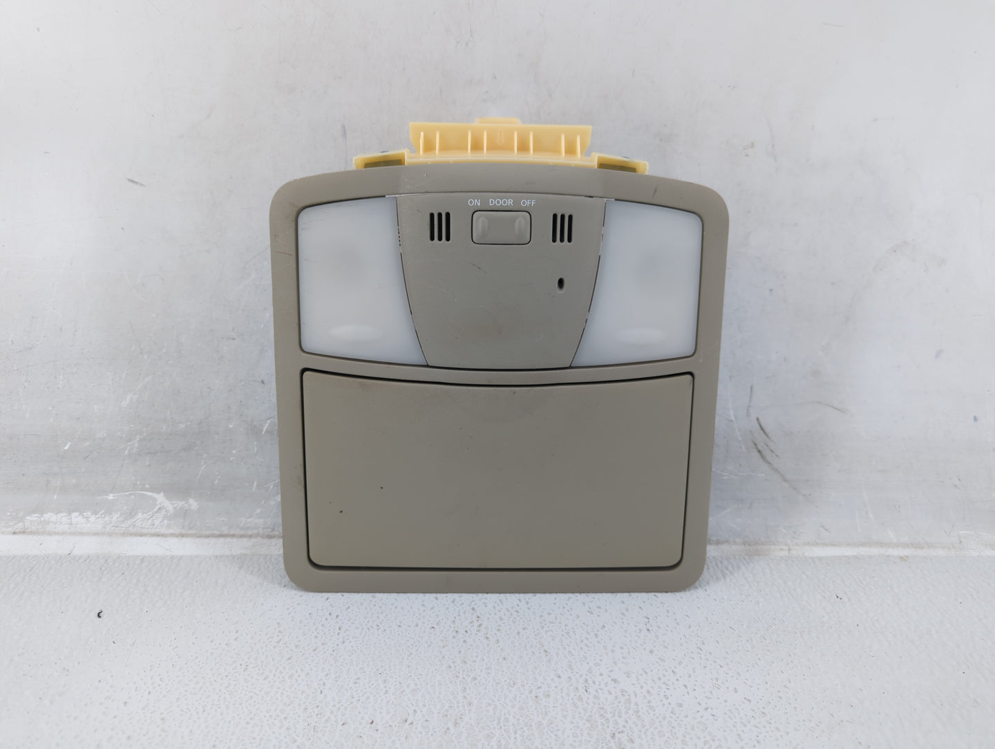 2009-2013 Nissan Murano Overhead Roof Console Interior Dome Light - Oemusedautoparts1.com