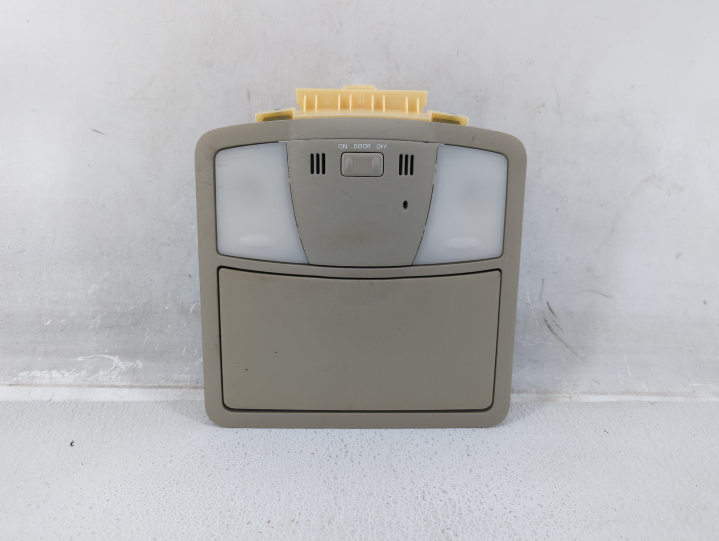 2009-2013 Nissan Murano Overhead Roof Console Interior Dome Light - Oemusedautoparts1.com