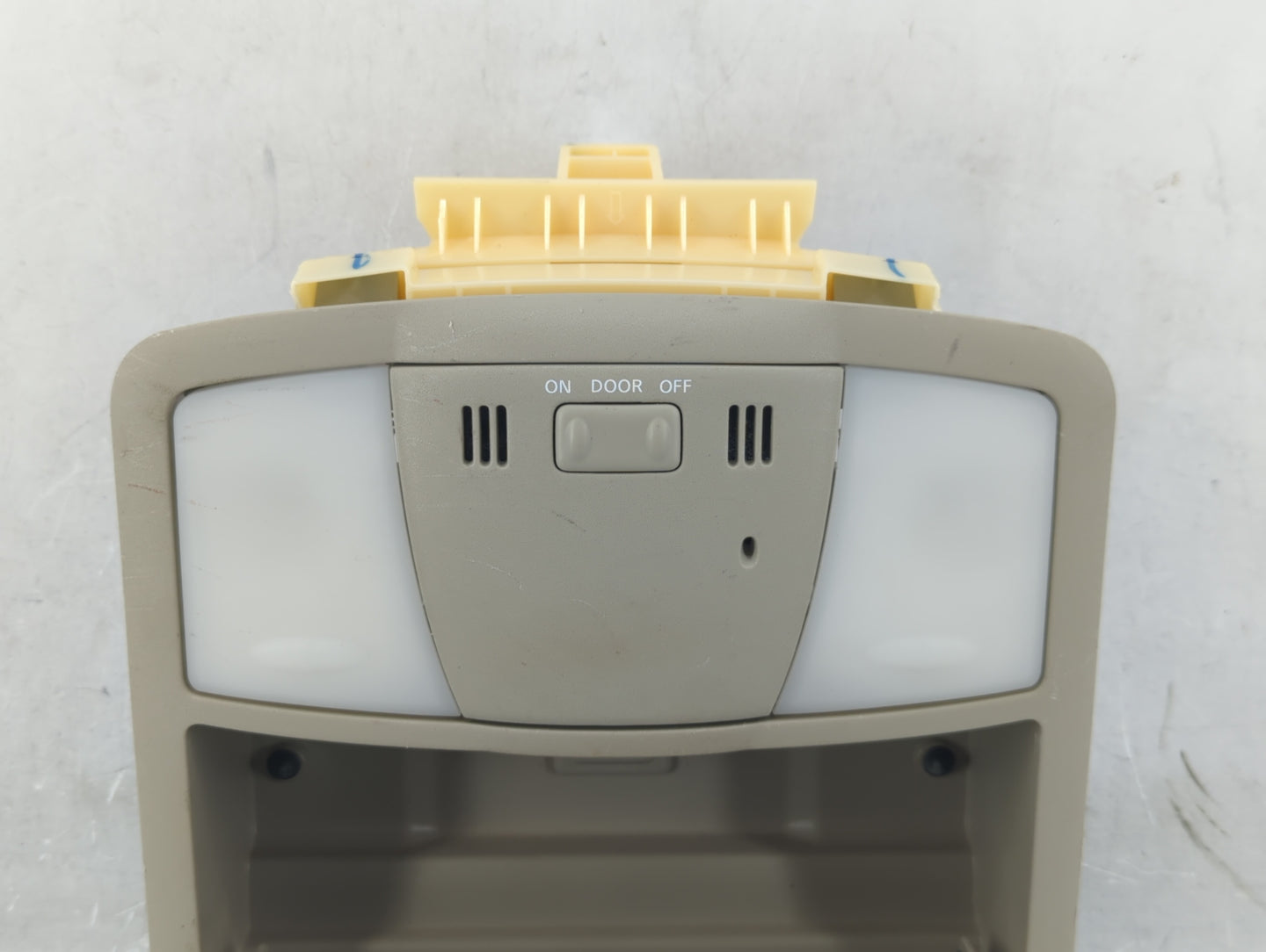 2009-2013 Nissan Murano Overhead Roof Console Interior Dome Light - Oemusedautoparts1.com