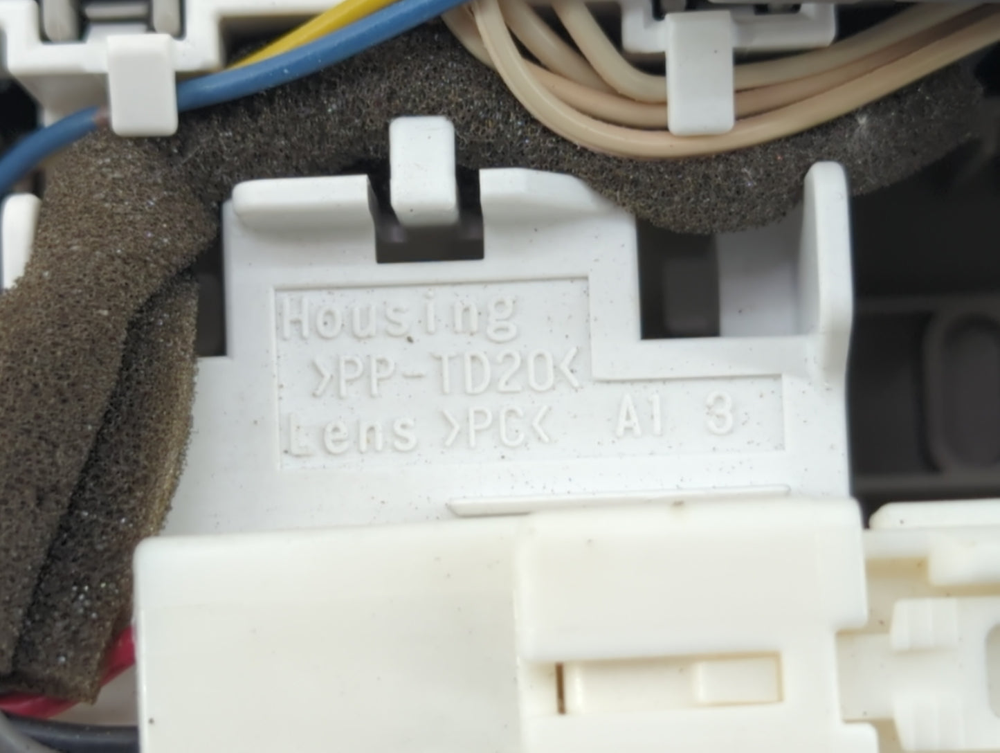 2009-2013 Nissan Murano Overhead Roof Console Interior Dome Light - Oemusedautoparts1.com