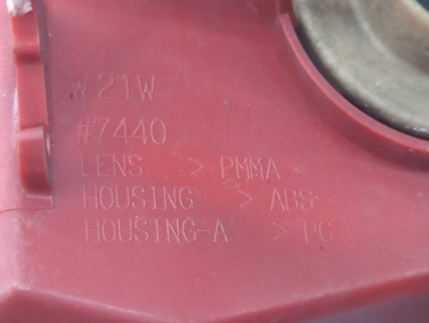 2009-2010 Nissan Murano Tail Light Assembly Passenger Right OEM P/N:#7440 Fits Fits 2009 2010 OEM Used Auto Parts - Oemuseda