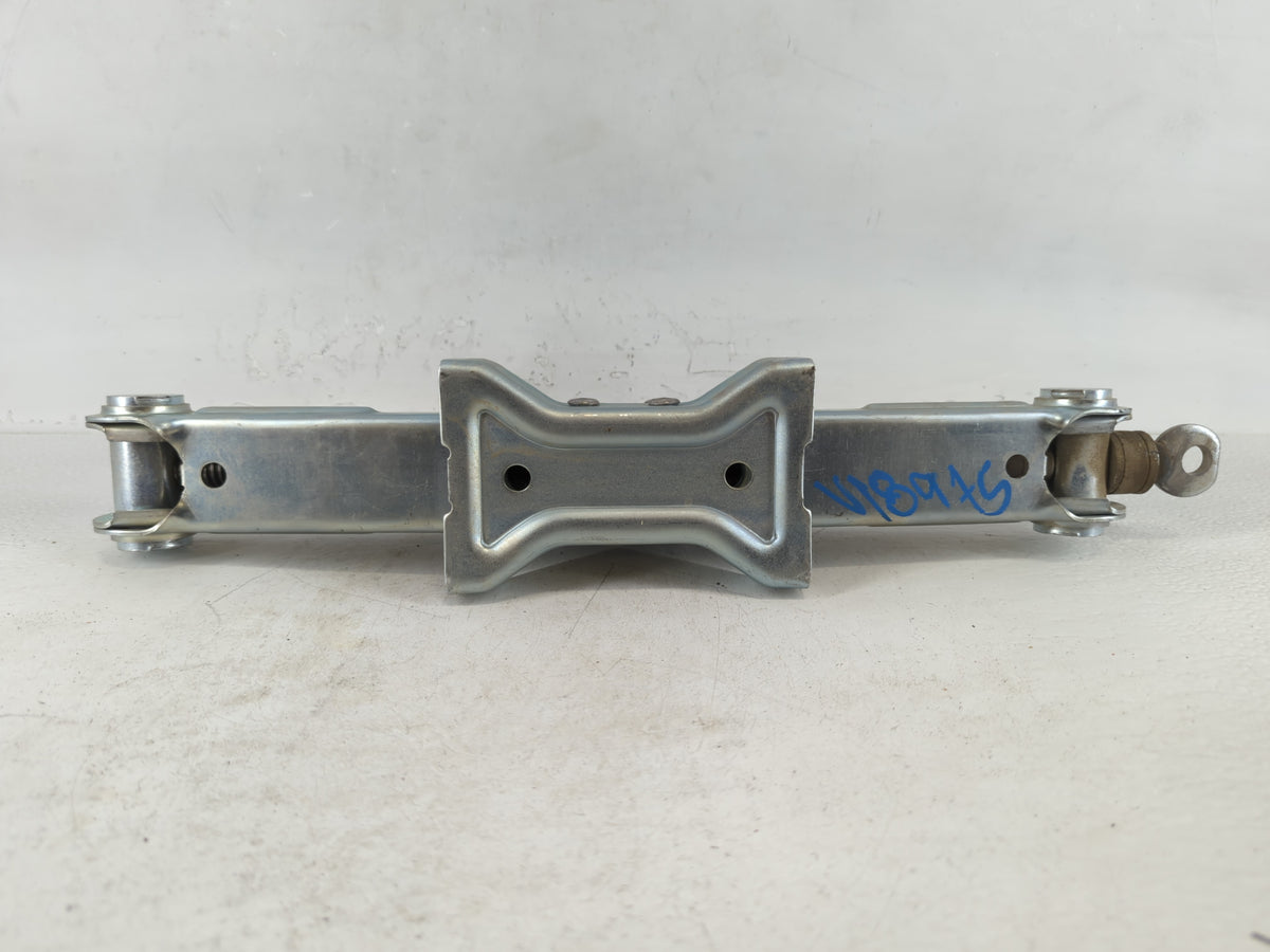 2010 Nissan Murano Spare Scissor Car Jack 706778 - Oemusedautoparts1.com