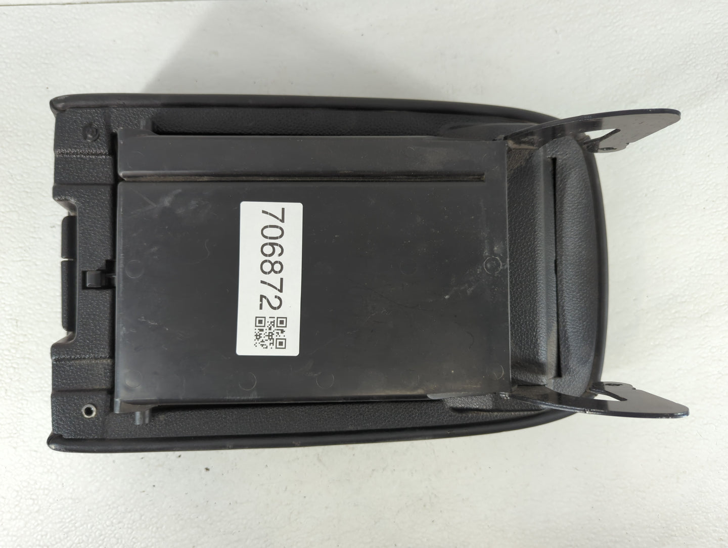 2010 Nissan Murano Center Console Armrest Cover Lid Fits OEM Used Auto Parts - Oemusedautoparts1.com