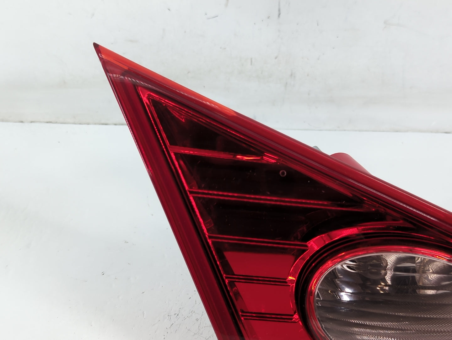 2009-2010 Nissan Murano Tail Light Assembly Driver Left OEM P/N:C78 12V Fits Fits 2009 2010 OEM Used Auto Parts - Oemusedaut