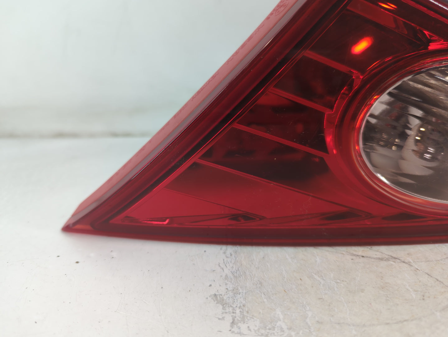 2009-2010 Nissan Murano Tail Light Assembly Driver Left OEM P/N:E423266 Fits Fits 2009 2010 OEM Used Auto Parts - Oemusedaut