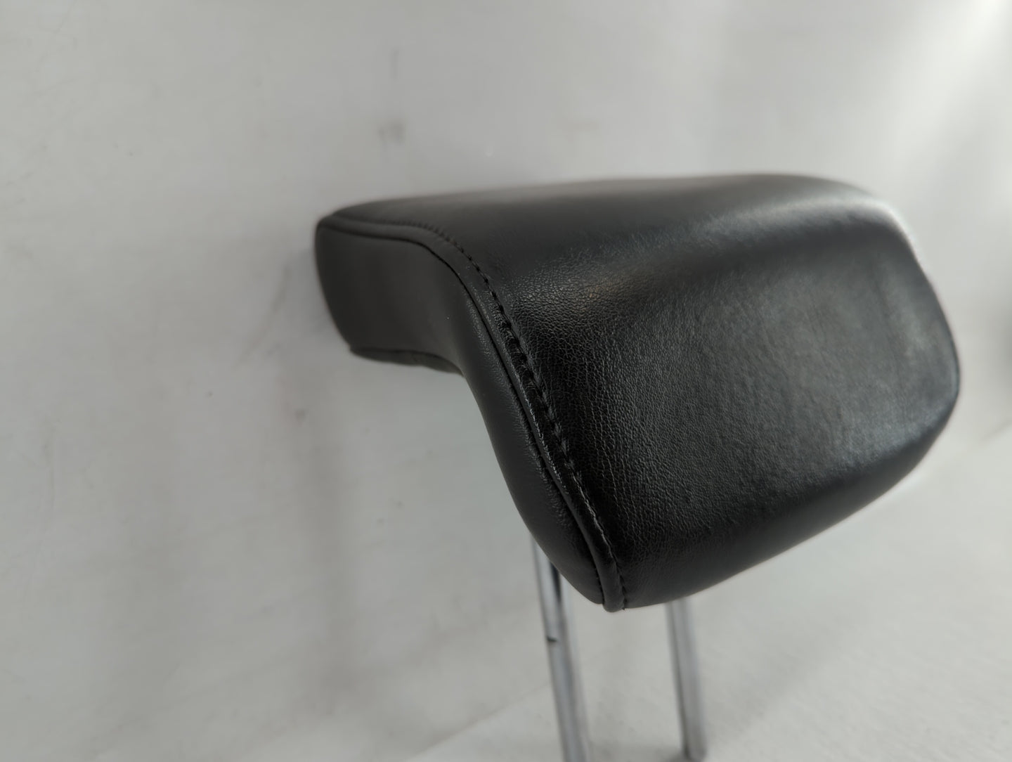 2009-2010 Nissan Pathfinder Headrest Head Rest Rear Center Seat Fits Fits 2009 2010 OEM Used Auto Parts - Oemusedautoparts1.