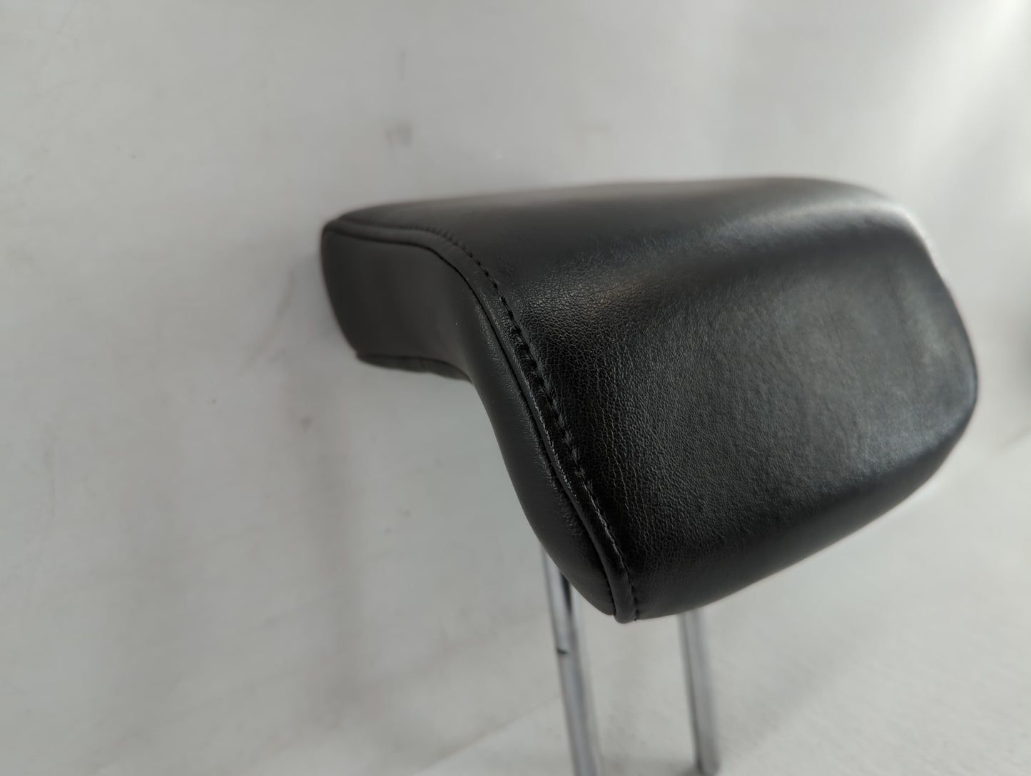 2009-2010 Nissan Pathfinder Headrest Head Rest Rear Center Seat Fits Fits 2009 2010 OEM Used Auto Parts - Oemusedautoparts1.